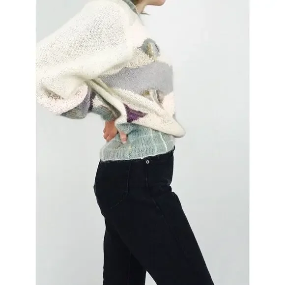 Vintage Intarsia Patterned Hand-Knit SweaterSize L Crew & Scoop Necks